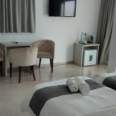 La Veranda 3* לרנקה