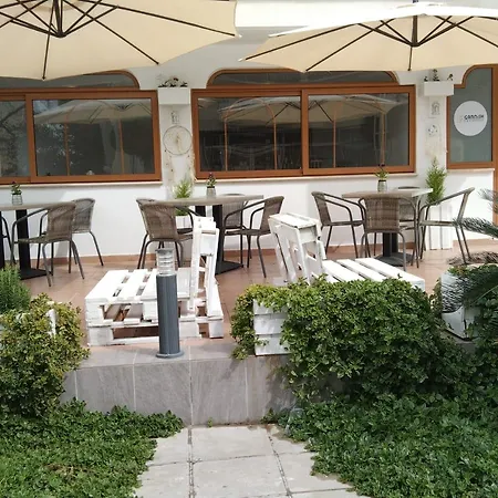La Veranda מלון