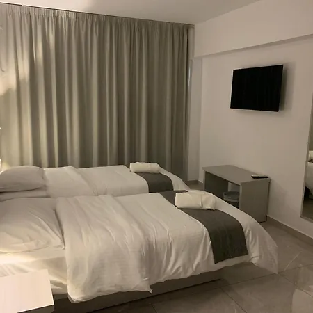 La Veranda 3* לרנקה