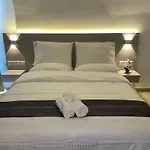 La Veranda מלון לרנקה