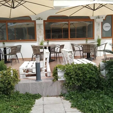 La Veranda Hotel