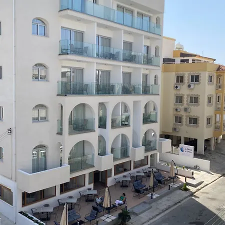 Szálloda La Veranda Lárnaka