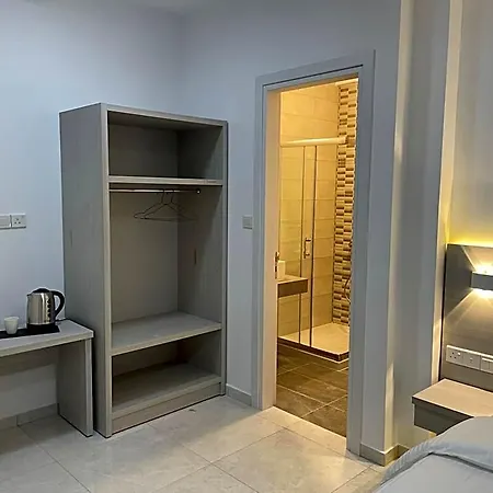 Готель La Veranda Ларнака