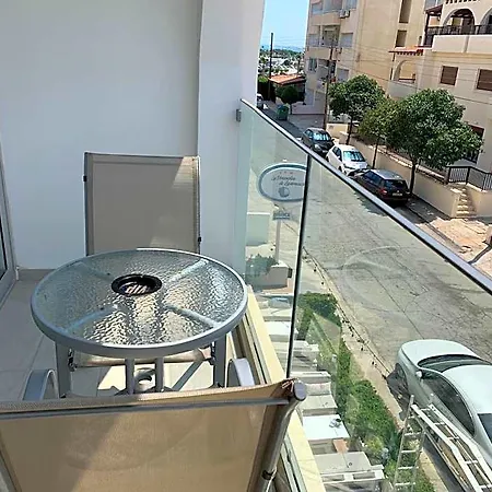 La Veranda Готель Ларнака